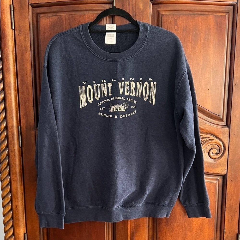 Gildan Men's Navy Crewneck Sweater- size M